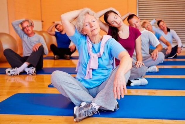Az arthrosis kezelésére szolgáló gyakorlatokat az orvos és a fizikoterápiás szakember egyénileg választja ki.